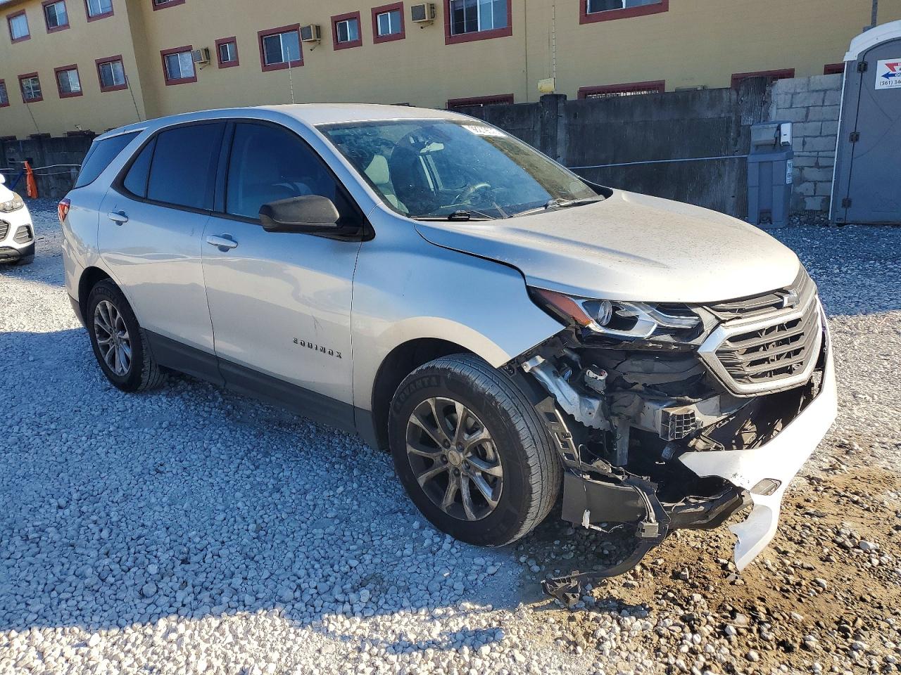 2018 CHEVROLET EQUINOX LS photo 4