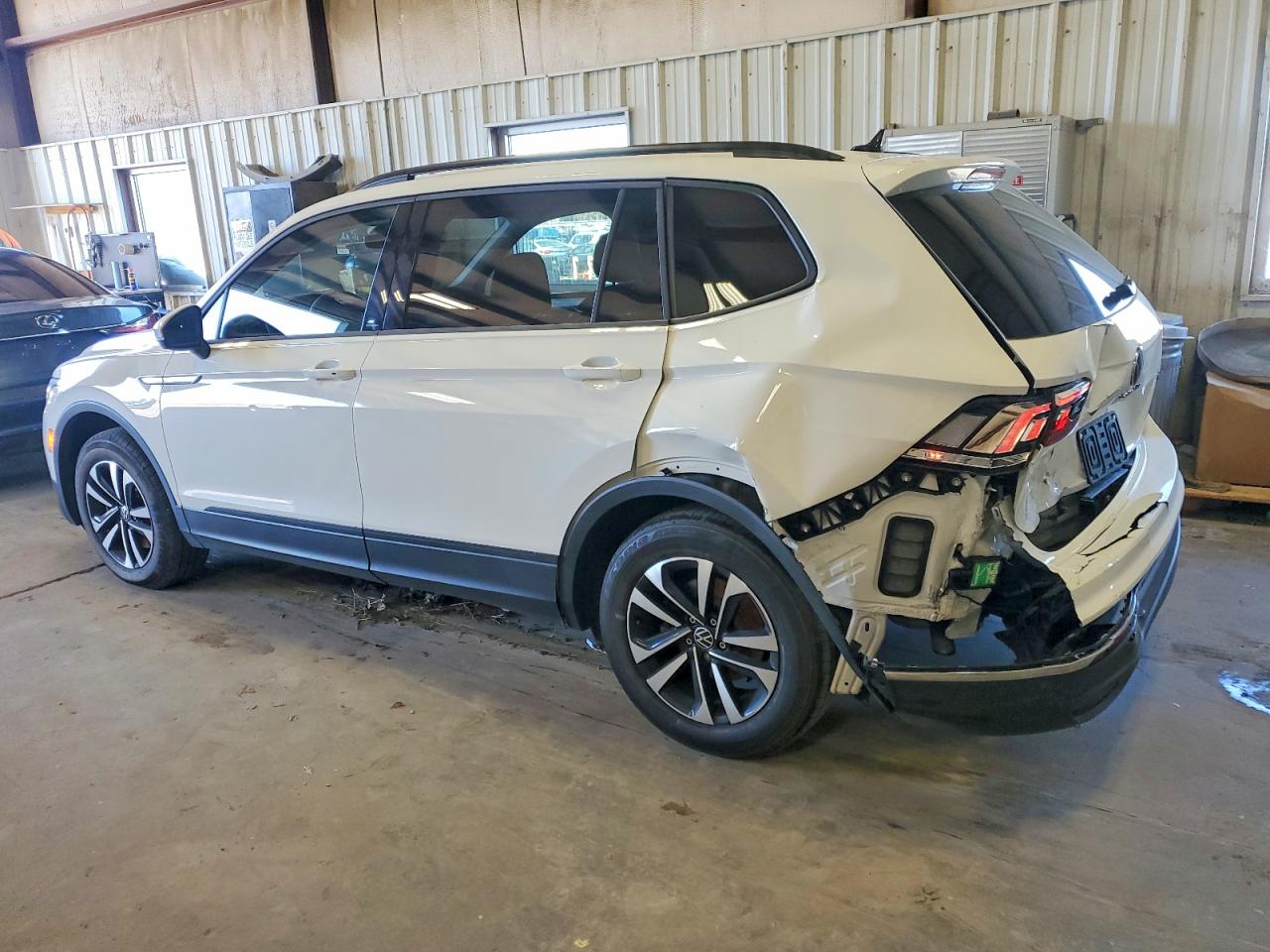 2024 VOLKSWAGEN TIGUAN S photo 2