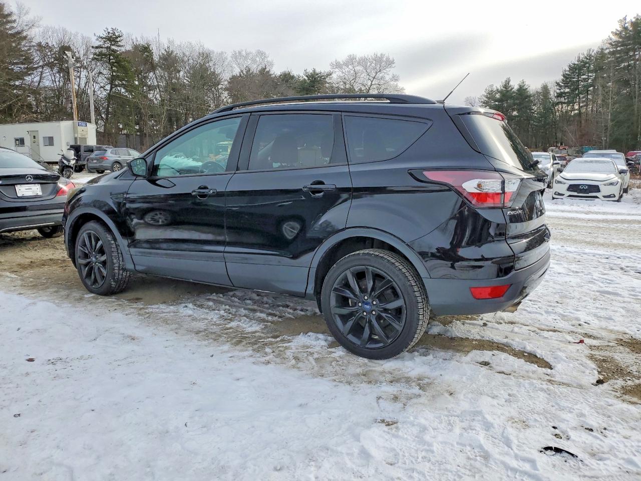 2017 FORD ESCAPE SE photo 2