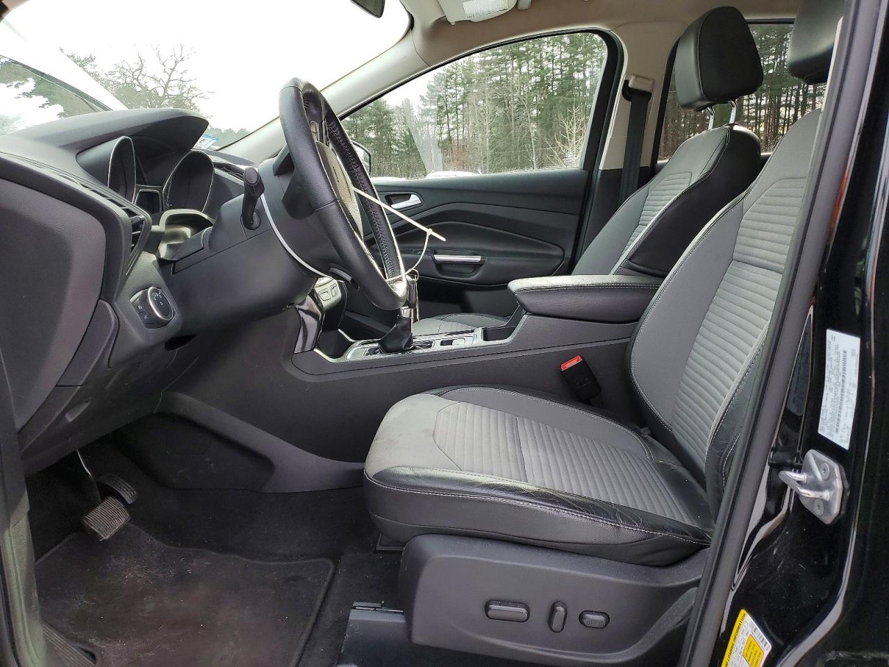 2017 FORD ESCAPE SE photo 7