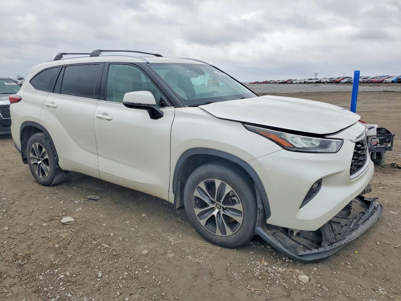 2020 TOYOTA HIGHLANDER XLE photo 4