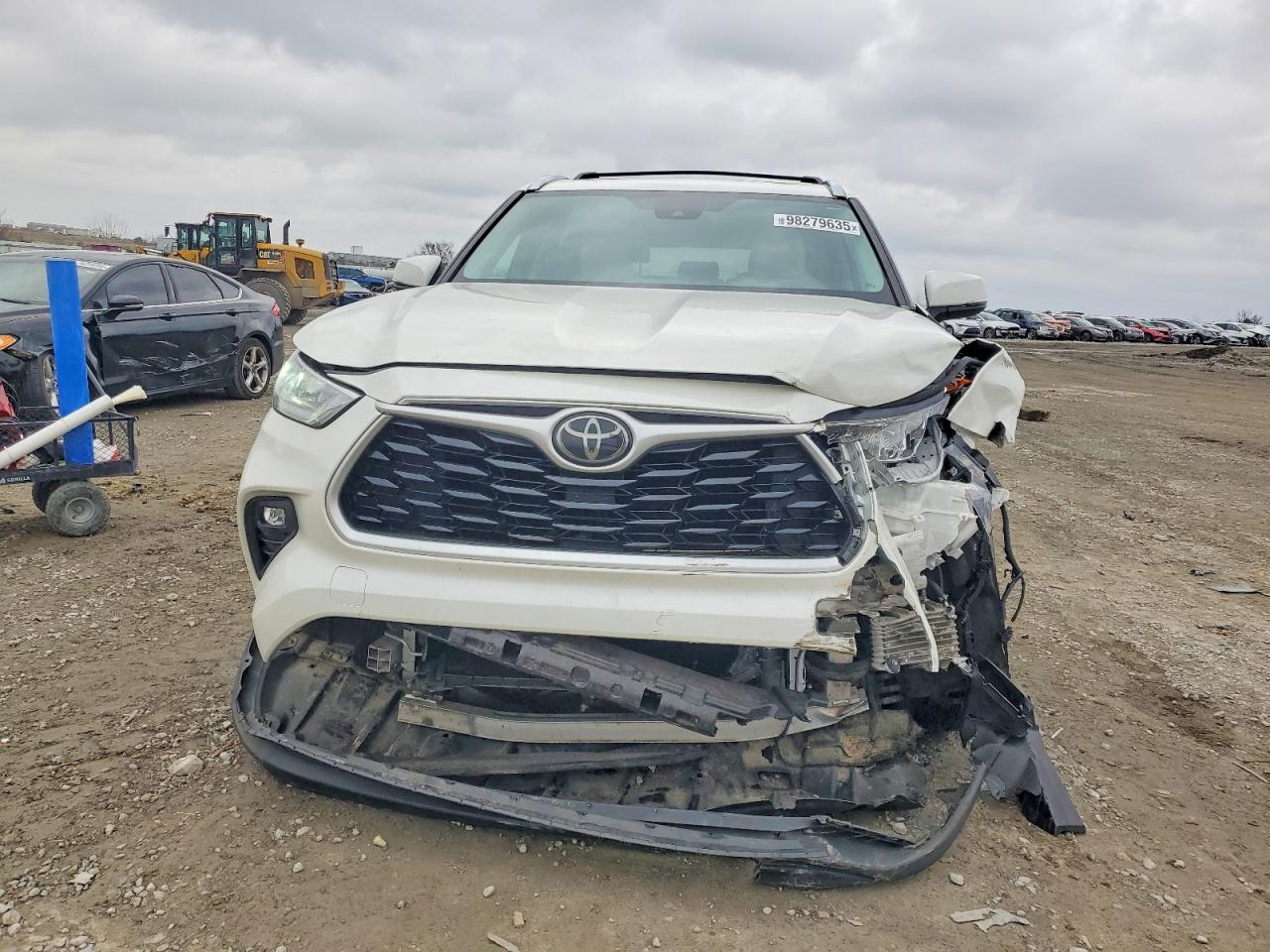 2020 TOYOTA HIGHLANDER XLE photo 5
