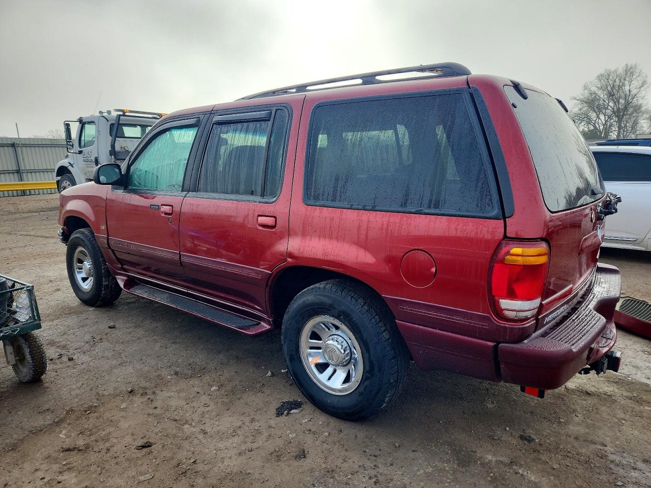 1999 MERCURY MOUNTAINEER photo 2