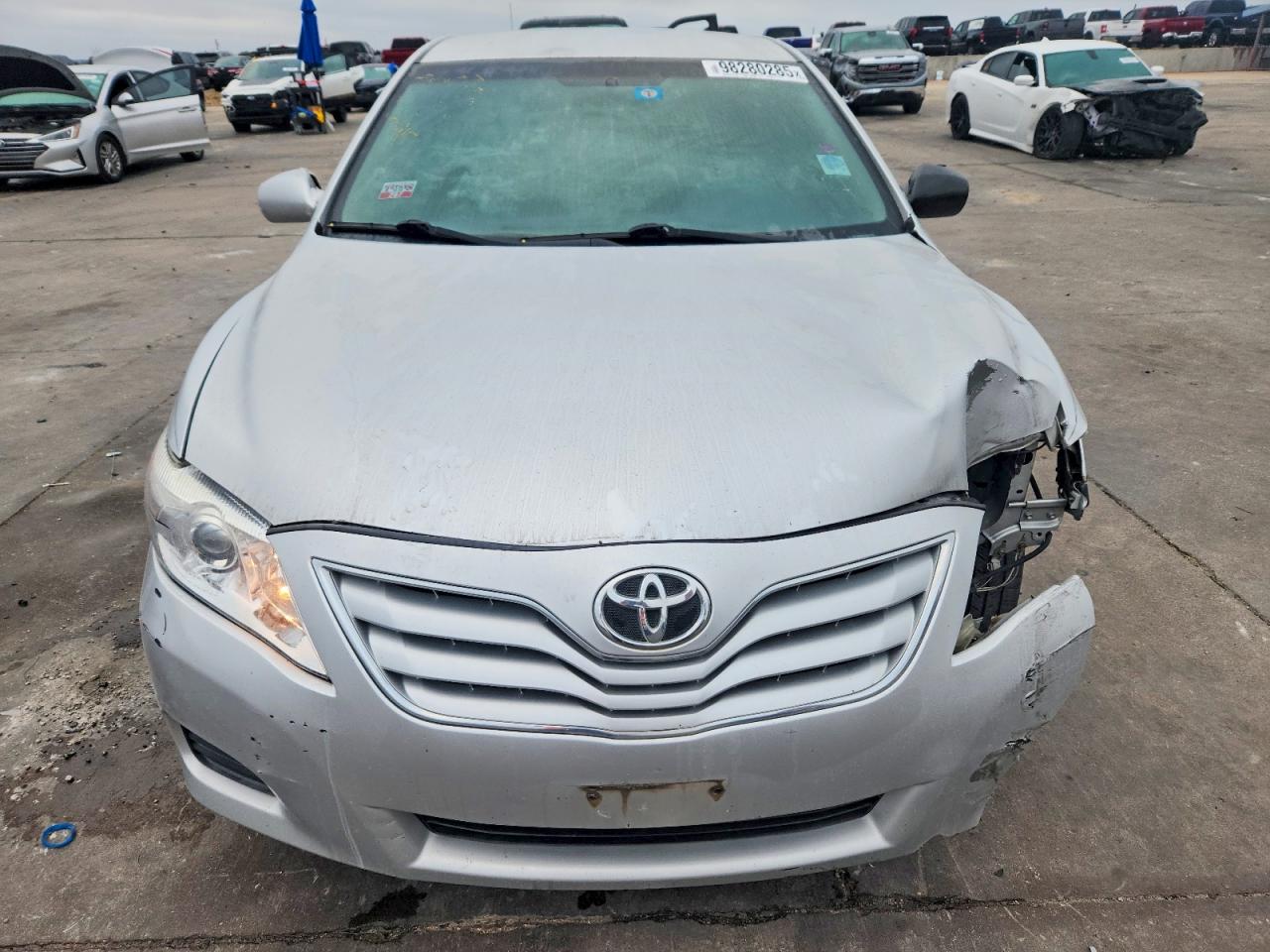 2011 TOYOTA CAMRY LE photo 5