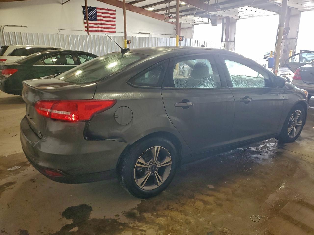 2017 FORD FOCUS SE photo 3