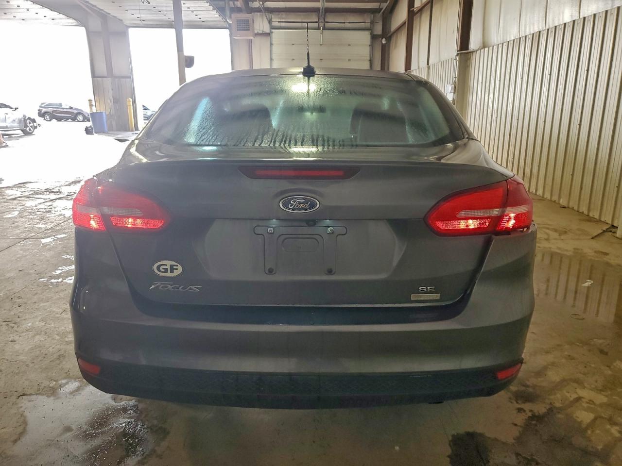 2017 FORD FOCUS SE photo 6