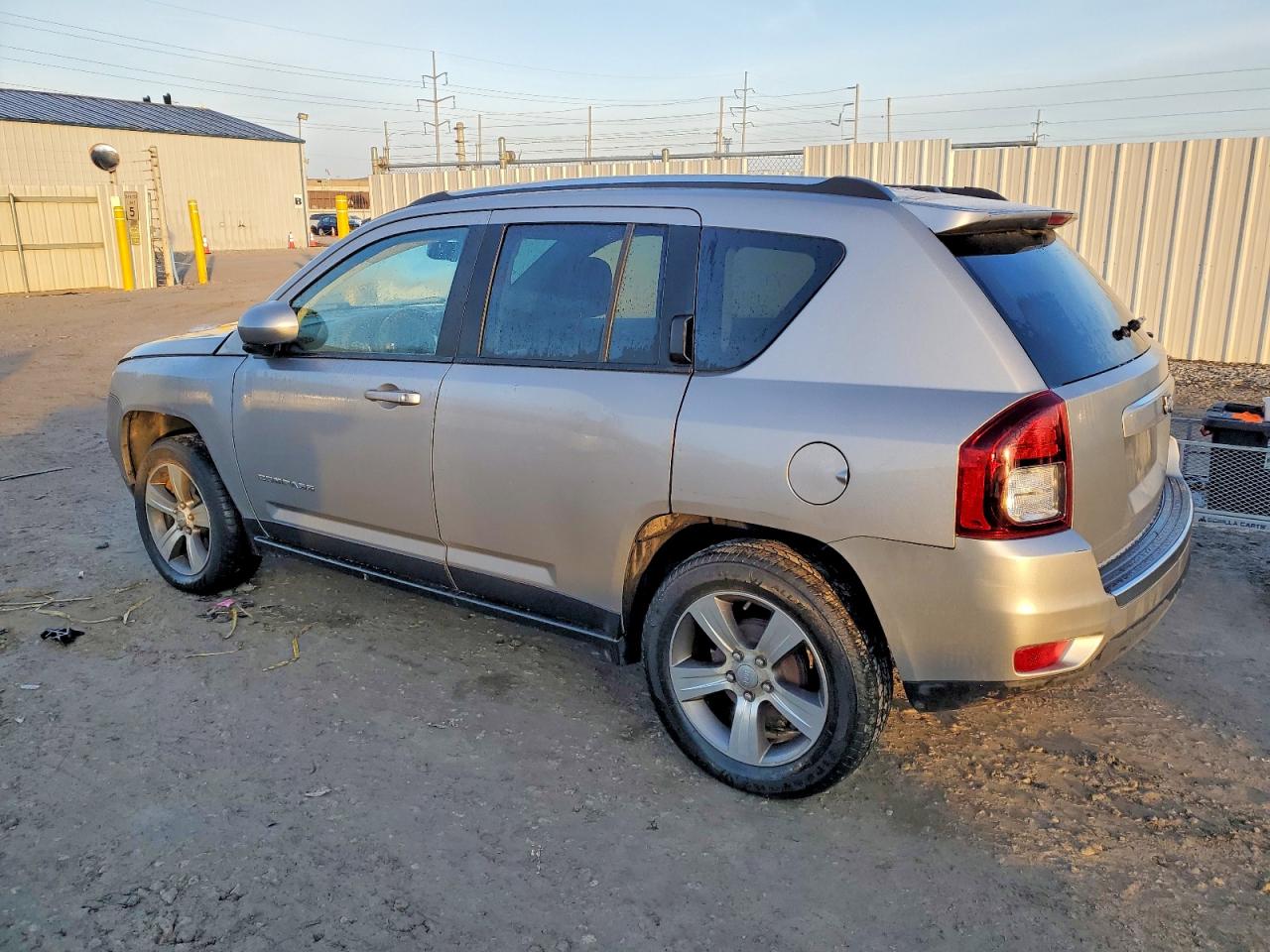 2017 JEEP COMPASS LATITUDE photo 2