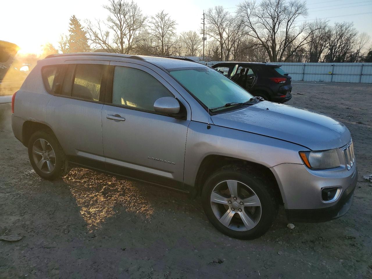 2017 JEEP COMPASS LATITUDE photo 4