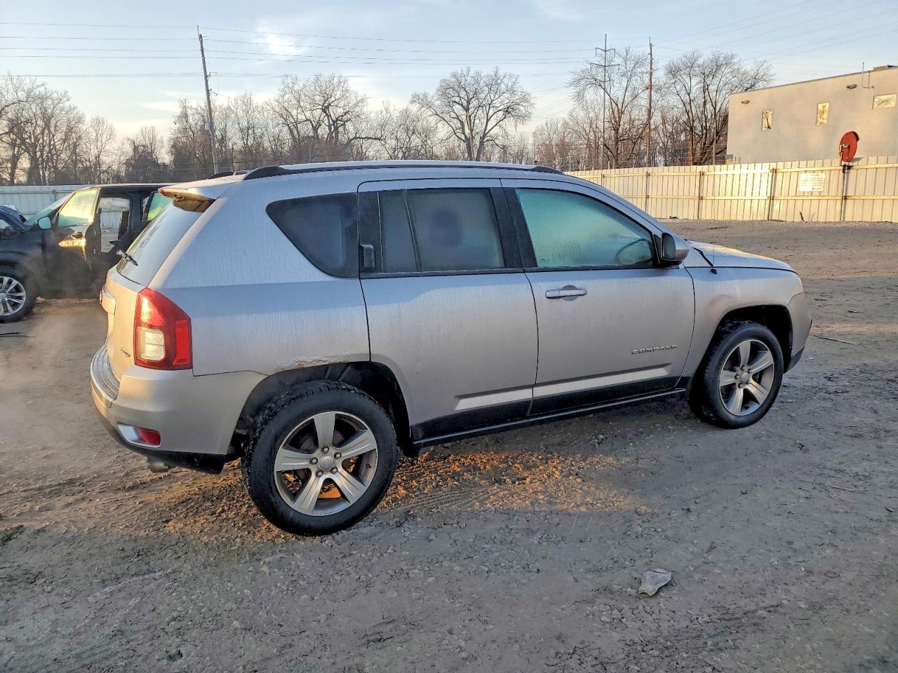 2017 JEEP COMPASS LATITUDE photo 3