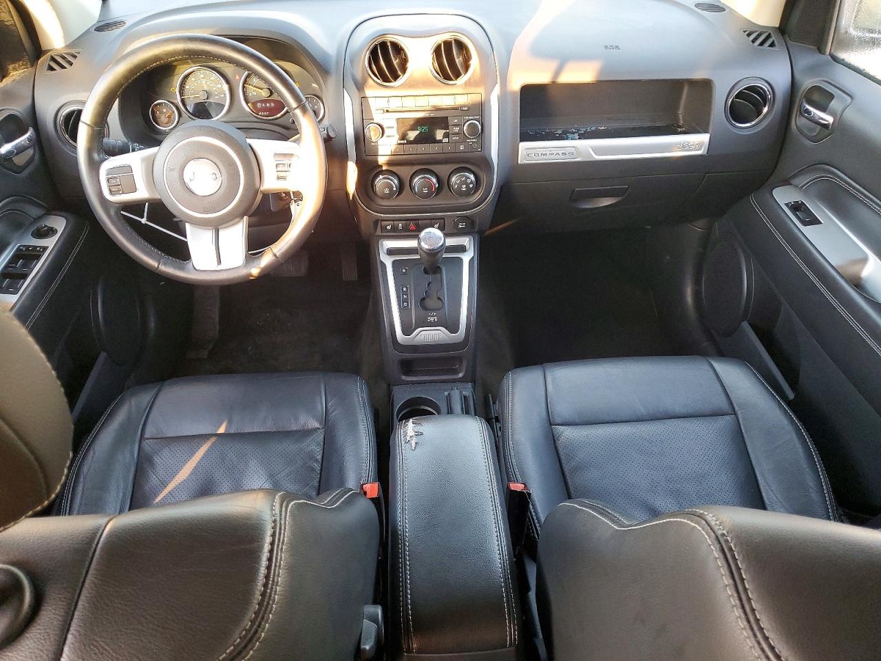 2017 JEEP COMPASS LATITUDE photo 8