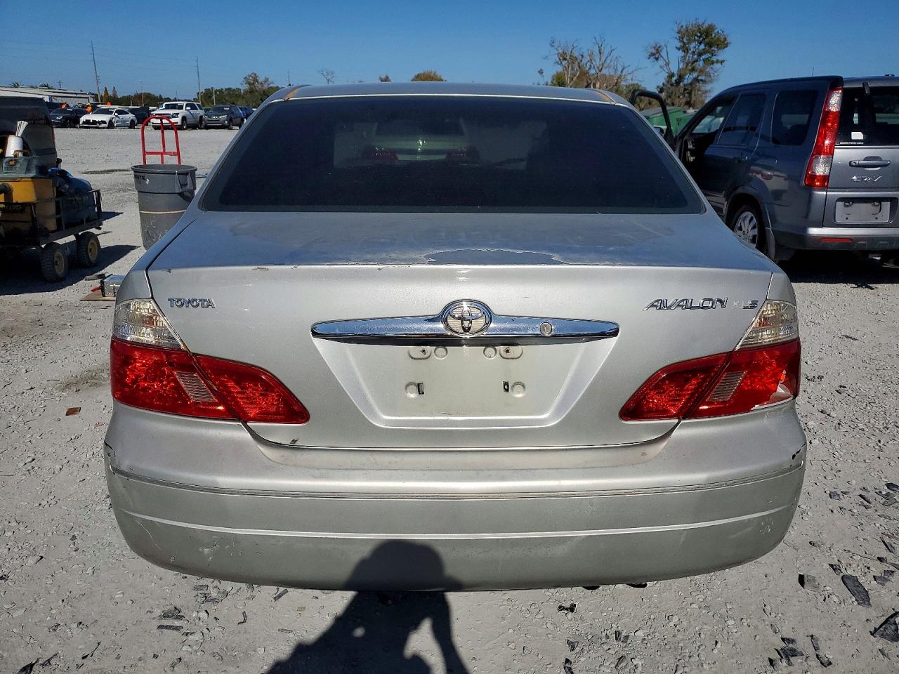 2003 TOYOTA AVALON XL photo 6