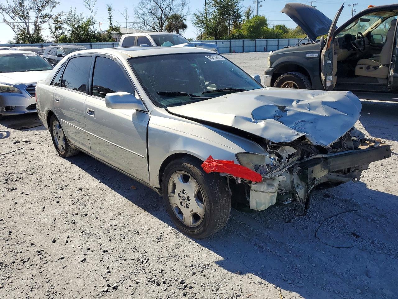 2003 TOYOTA AVALON XL photo 4