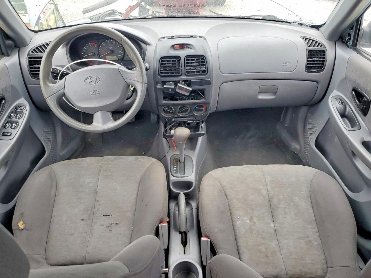 2005 HYUNDAI ACCENT GL photo 8