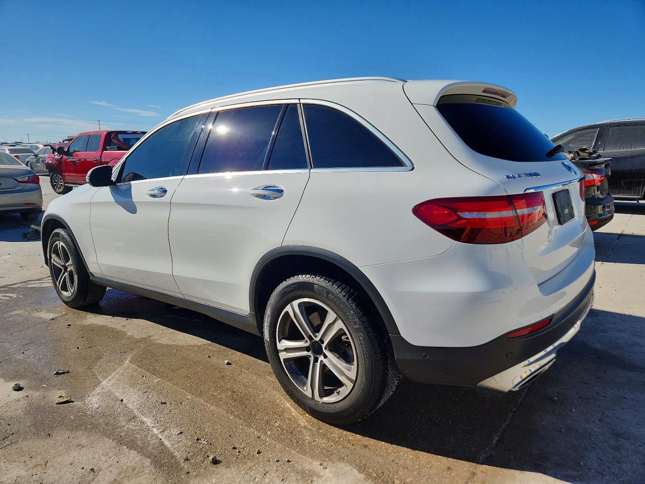 2018 MERCEDES-BENZ GLC 300 4MATIC photo 2