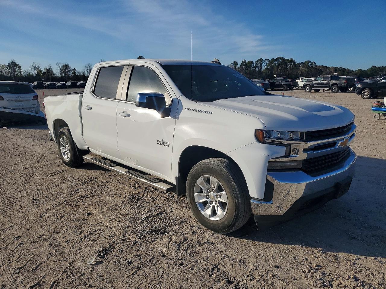 2020 CHEVROLET SILVERADO C1500 LT photo 4