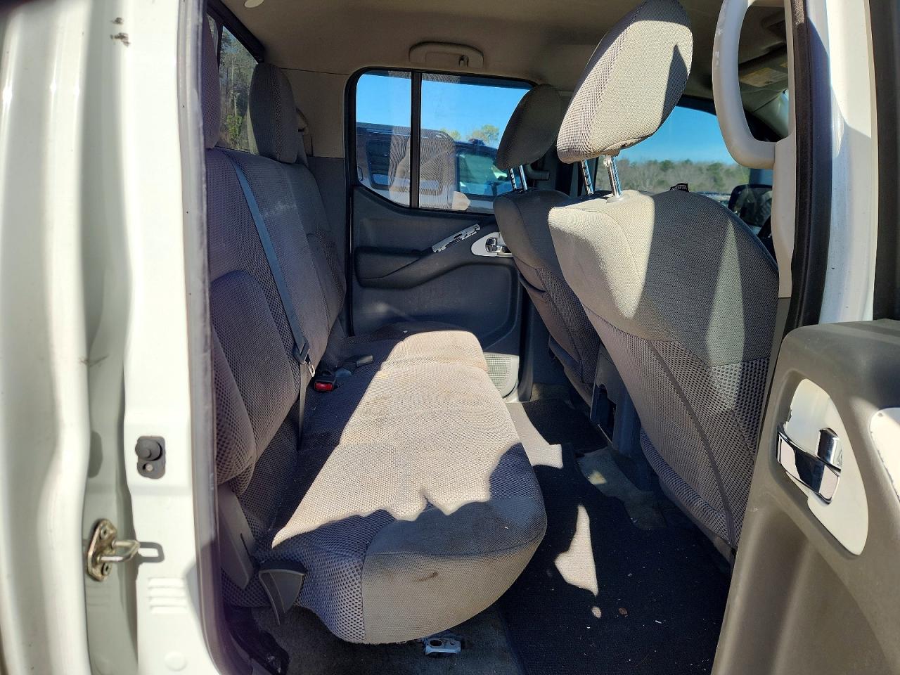 2017 NISSAN FRONTIER S photo 10