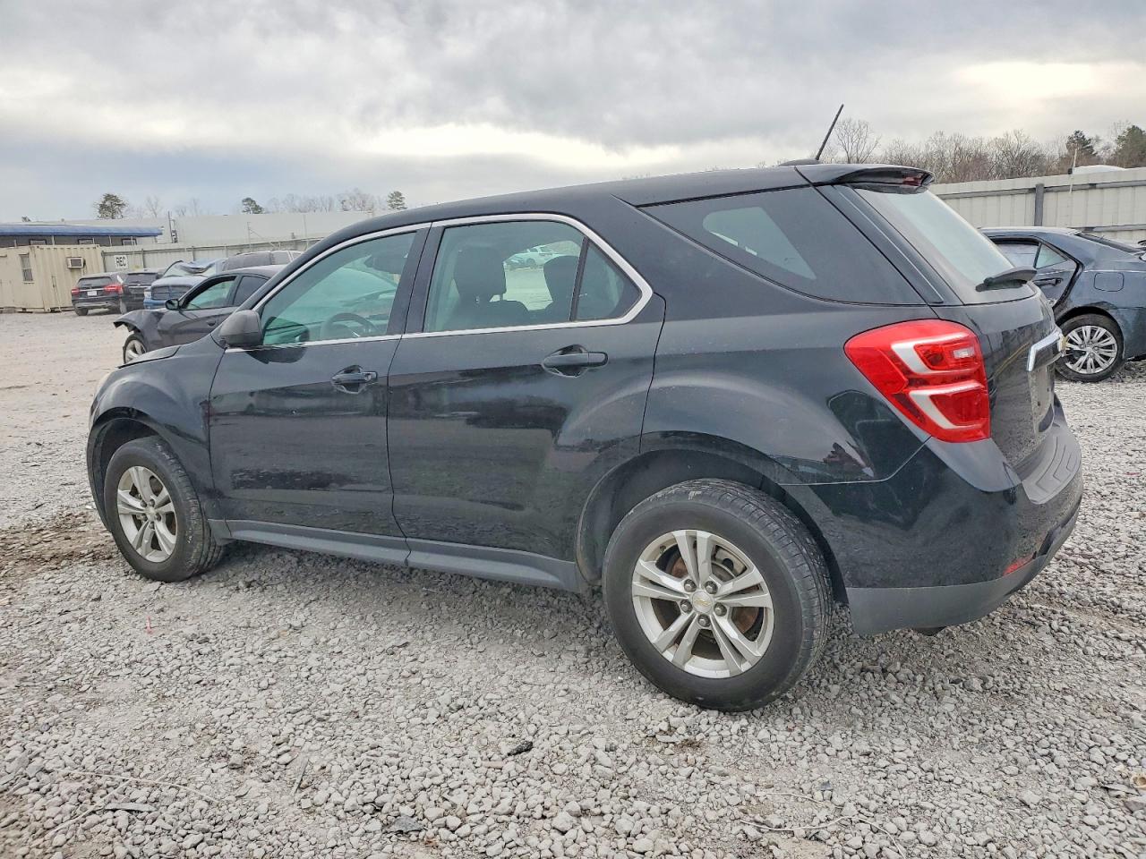 2016 CHEVROLET EQUINOX LS photo 2