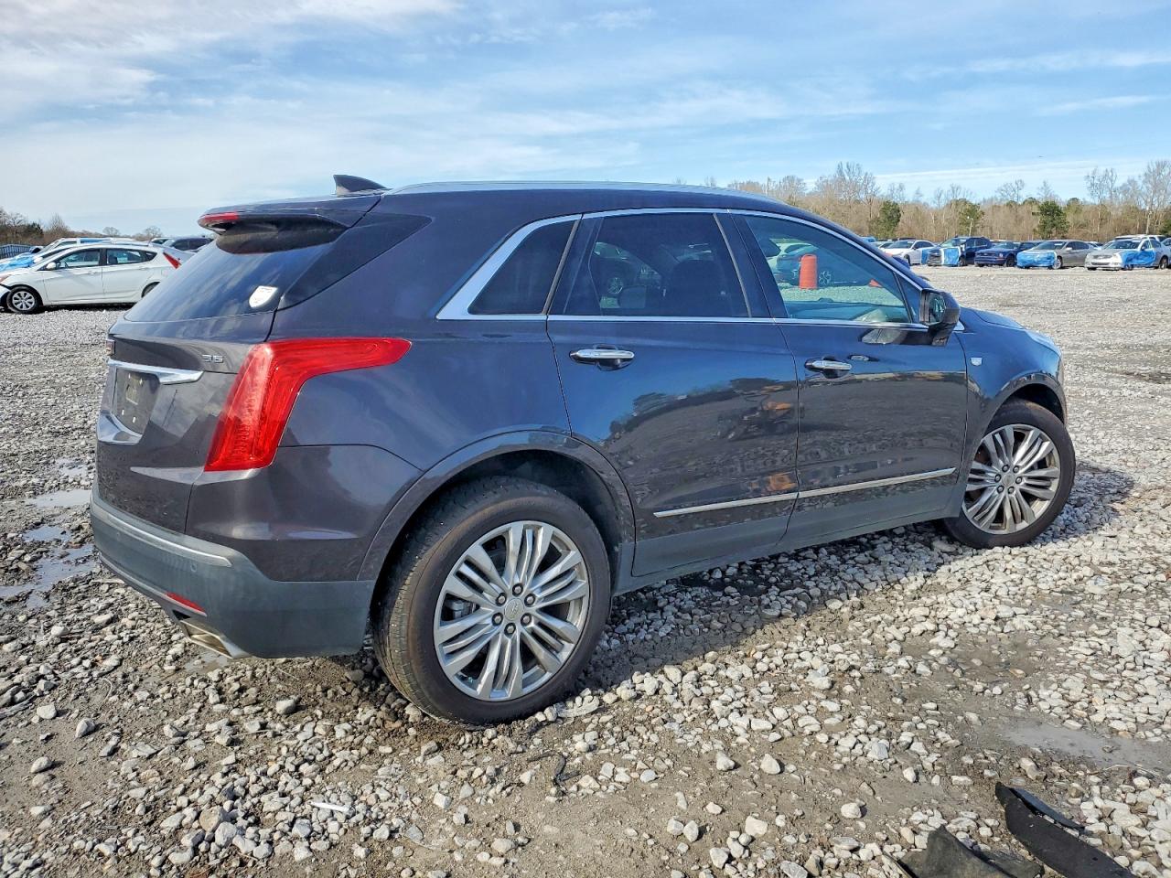 2018 CADILLAC XT5 PREMIUM LUXURY photo 3