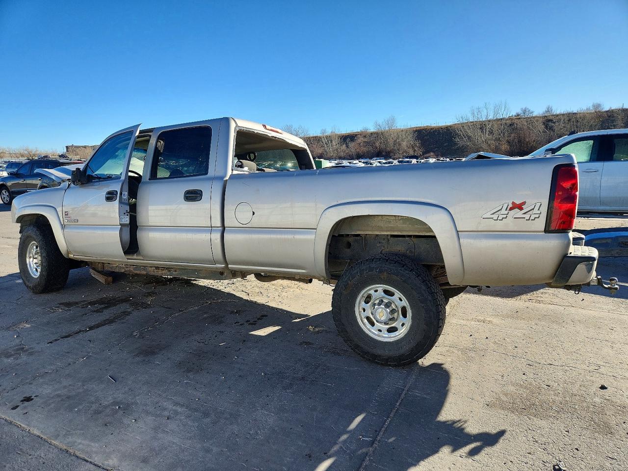 2005 CHEVROLET SILVERADO K2500 HEAVY DUTY photo 2