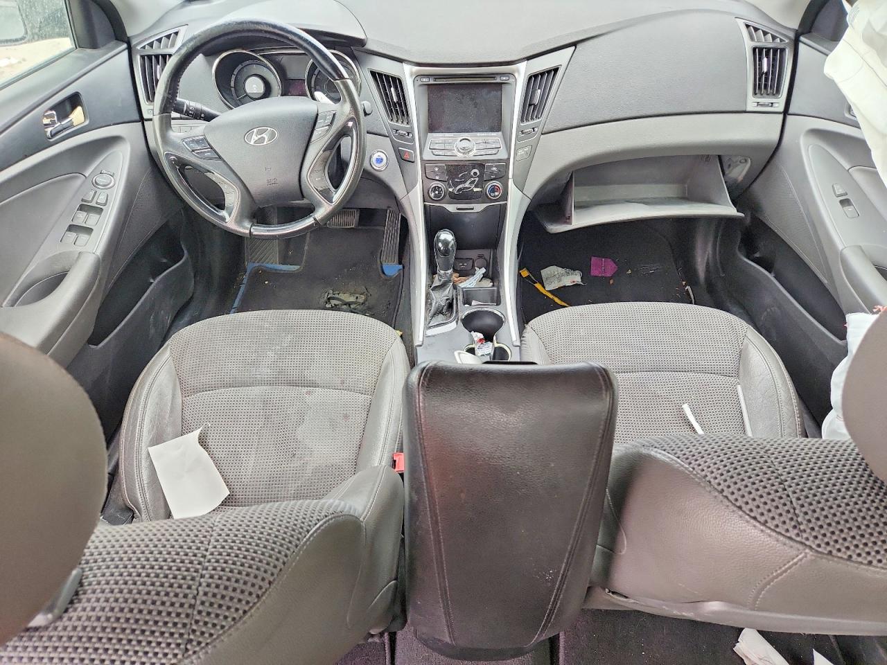 2012 HYUNDAI SONATA SE photo 8