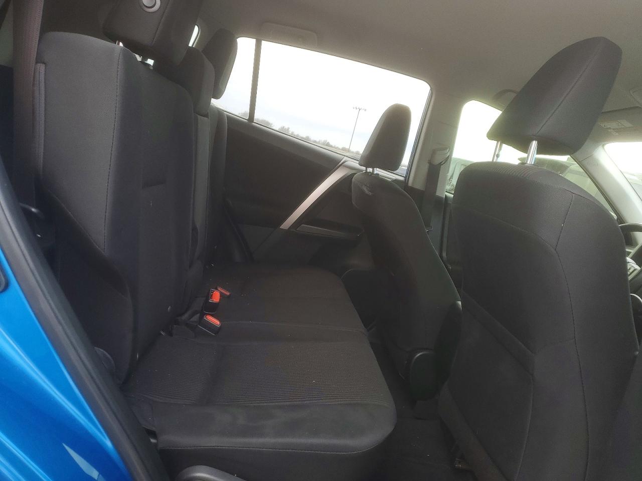 2017 TOYOTA RAV4 LE photo 11