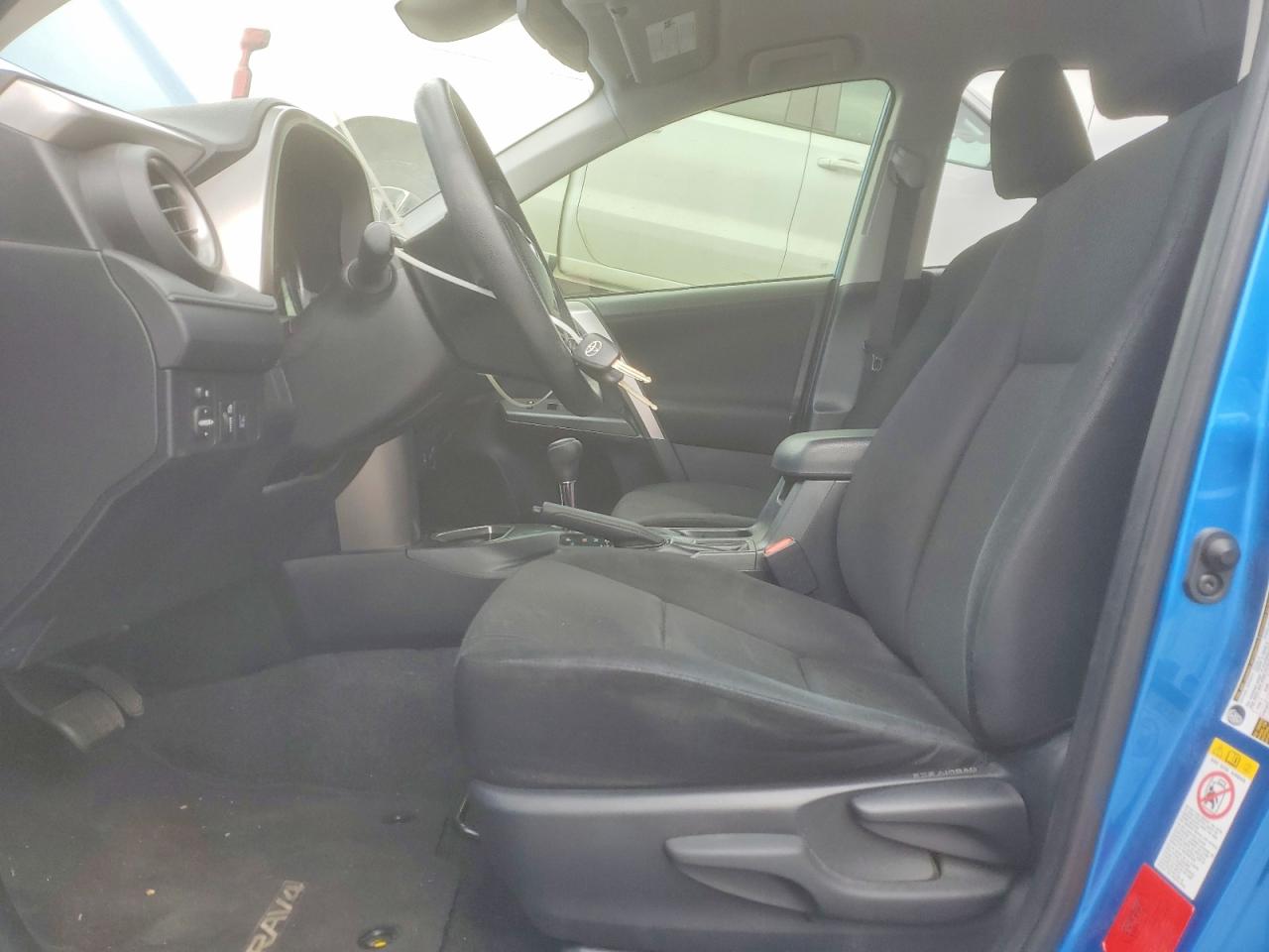 2017 TOYOTA RAV4 LE photo 7