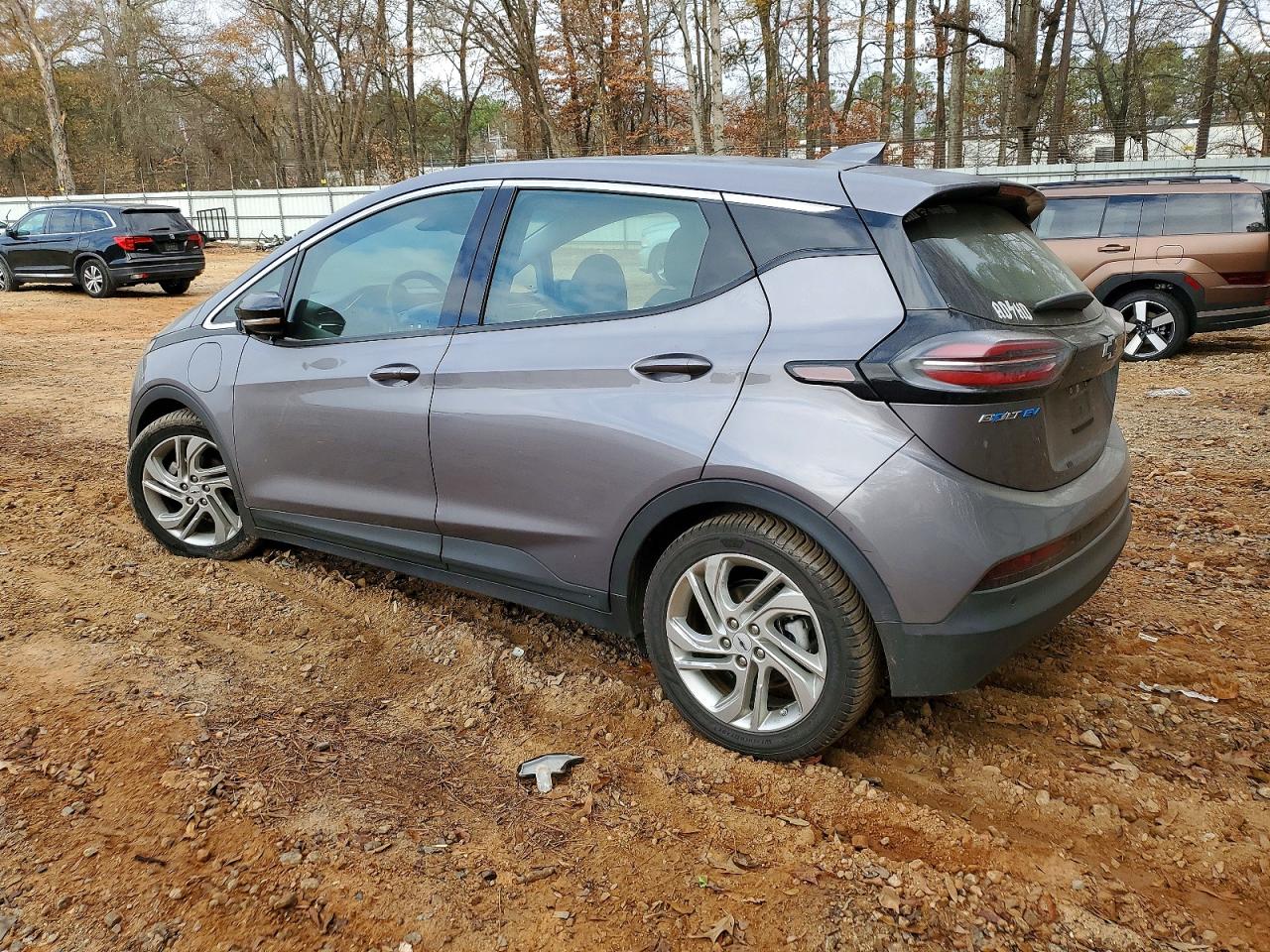 2023 CHEVROLET BOLT EV 1LT photo 2