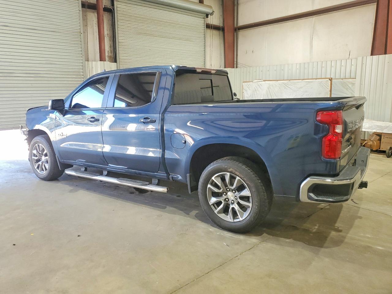 2019 CHEVROLET SILVERADO C1500 LT photo 2