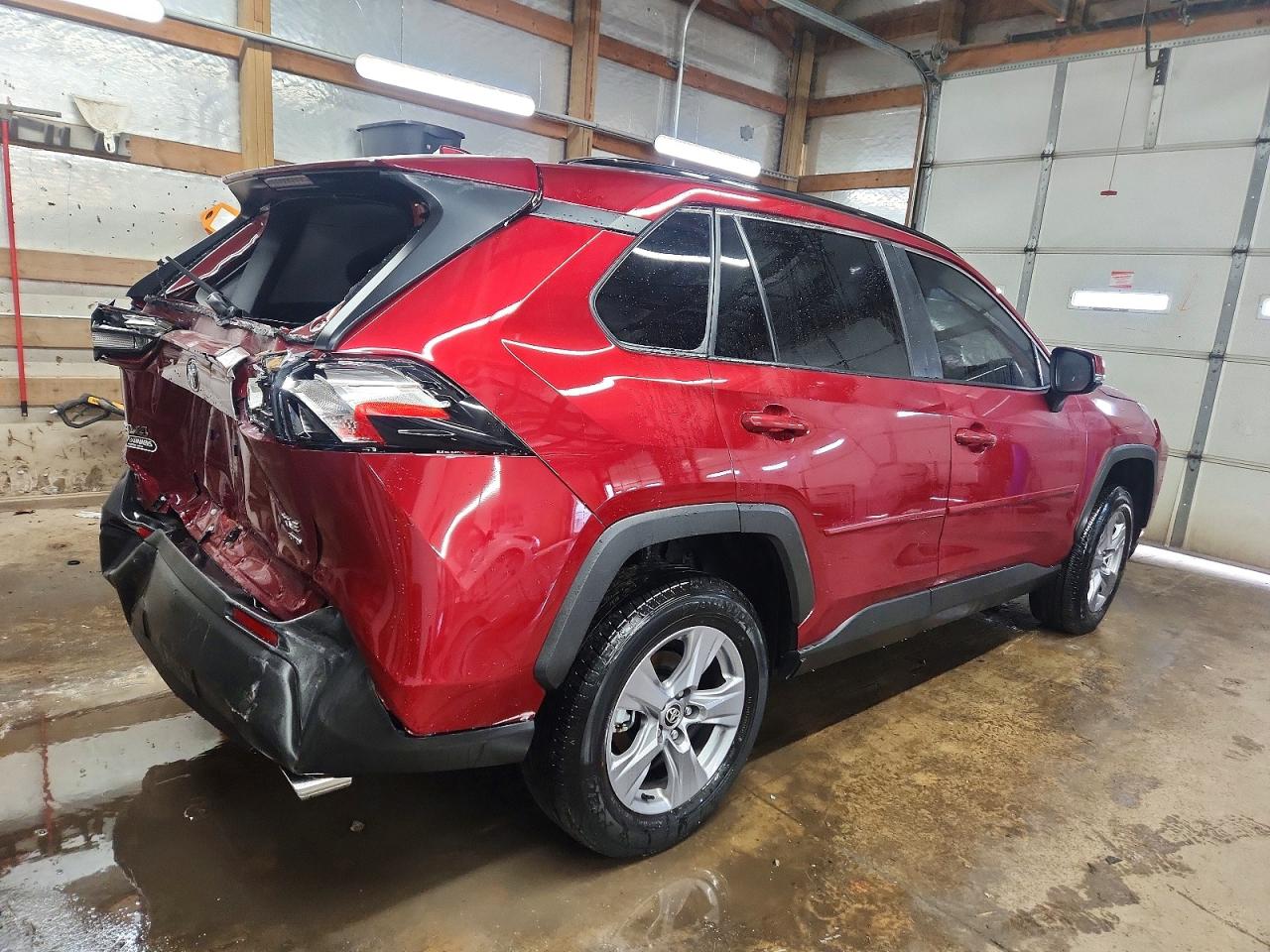 2024 TOYOTA RAV4 XLE photo 3