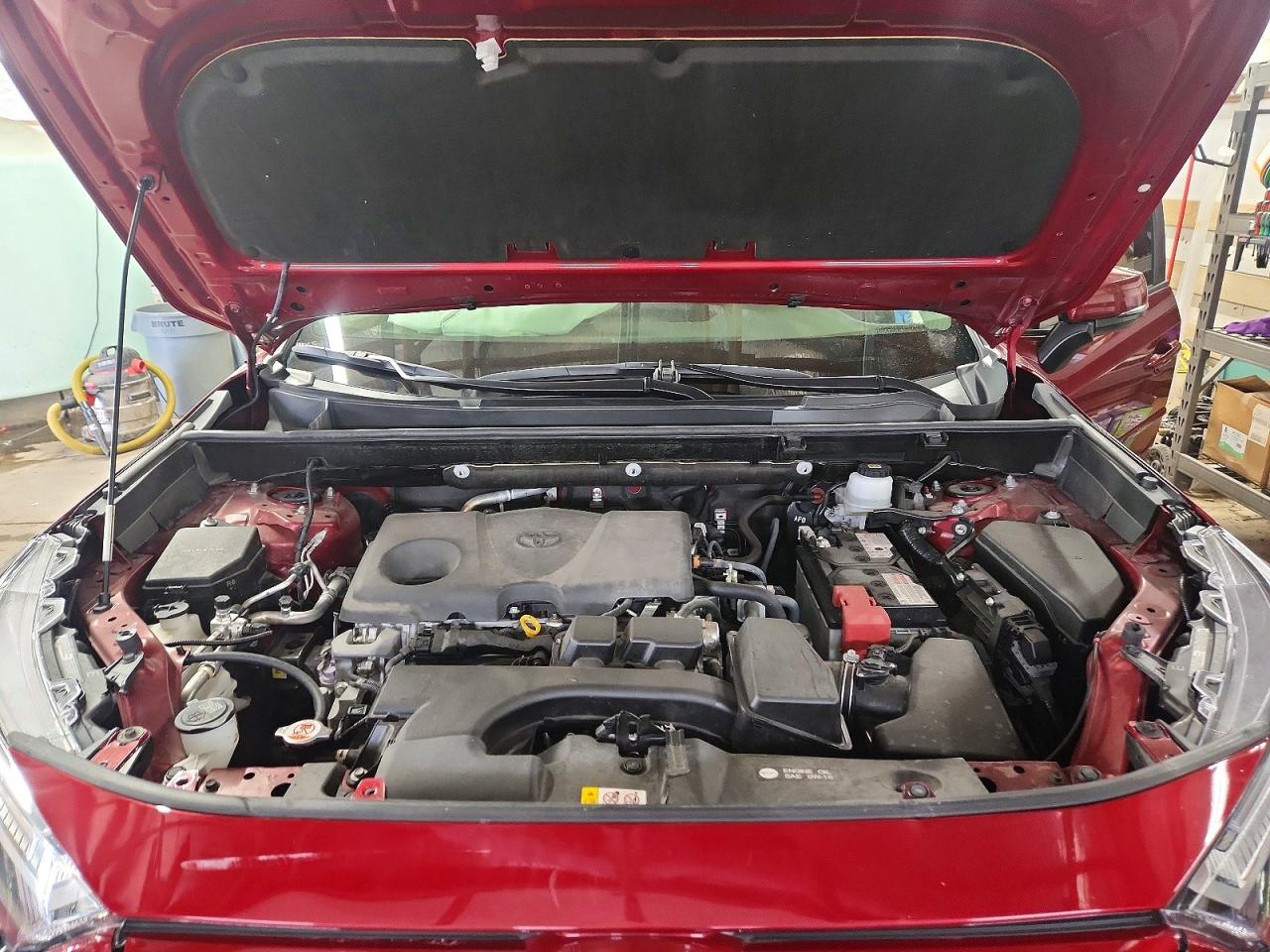 2024 TOYOTA RAV4 XLE photo 12