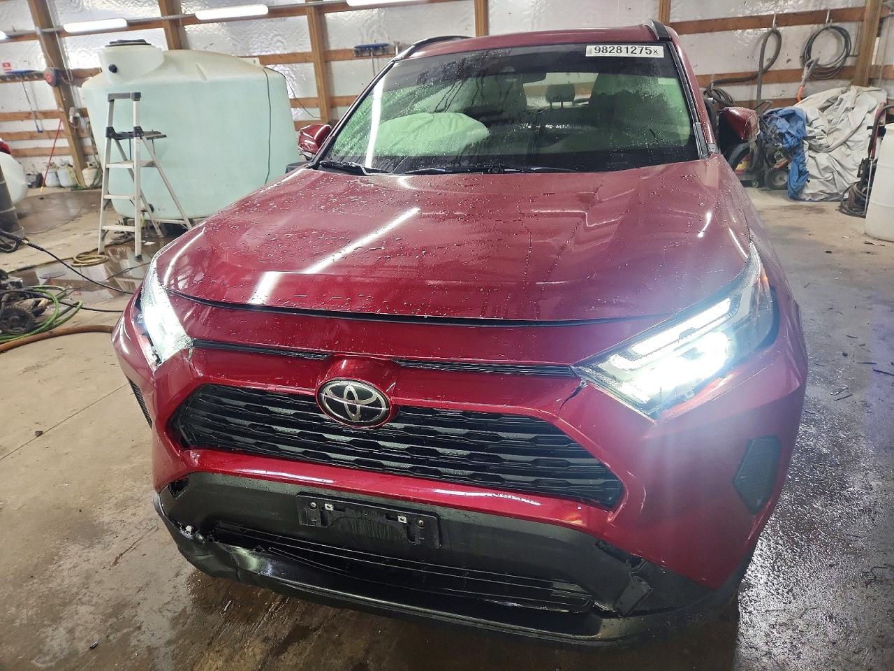 2024 TOYOTA RAV4 XLE photo 5