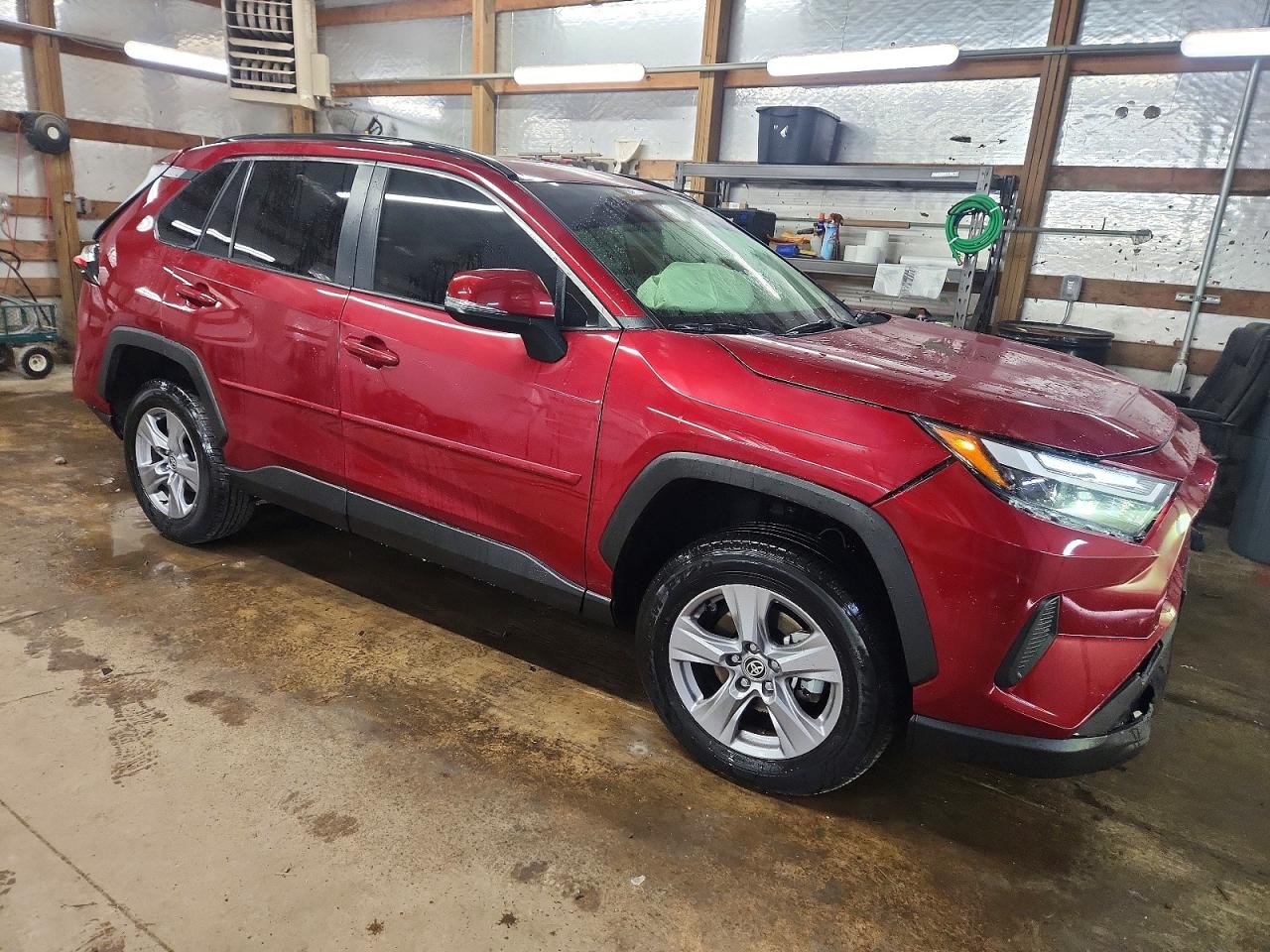 2024 TOYOTA RAV4 XLE photo 4