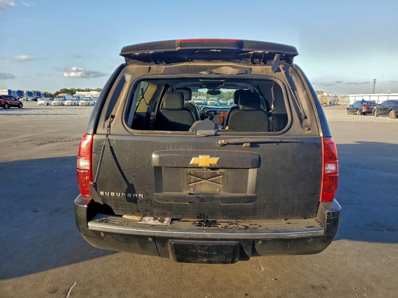 2013 CHEVROLET SUBURBAN C1500 LTZ photo 6