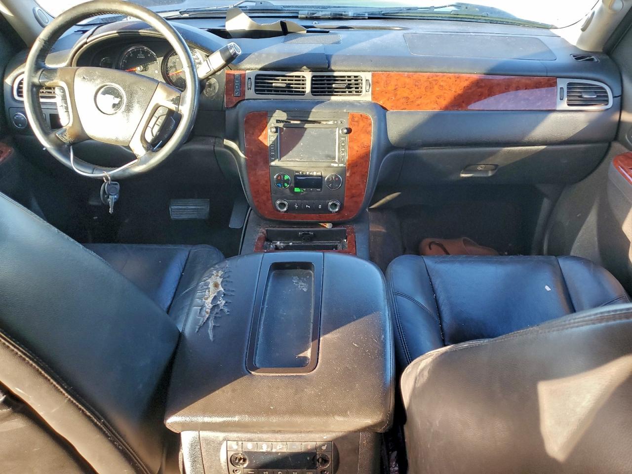 2013 CHEVROLET SUBURBAN C1500 LTZ photo 8