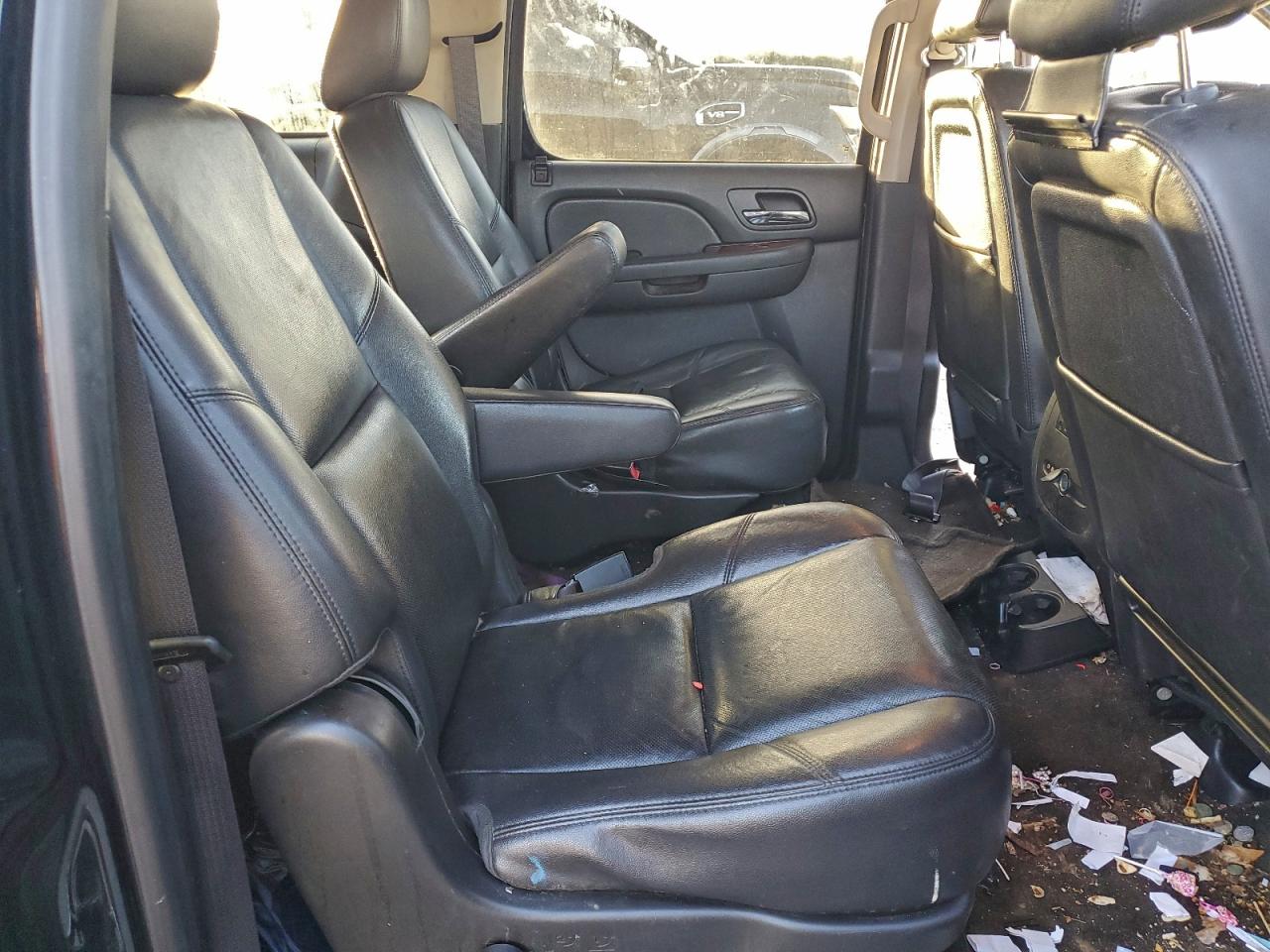 2013 CHEVROLET SUBURBAN C1500 LTZ photo 11