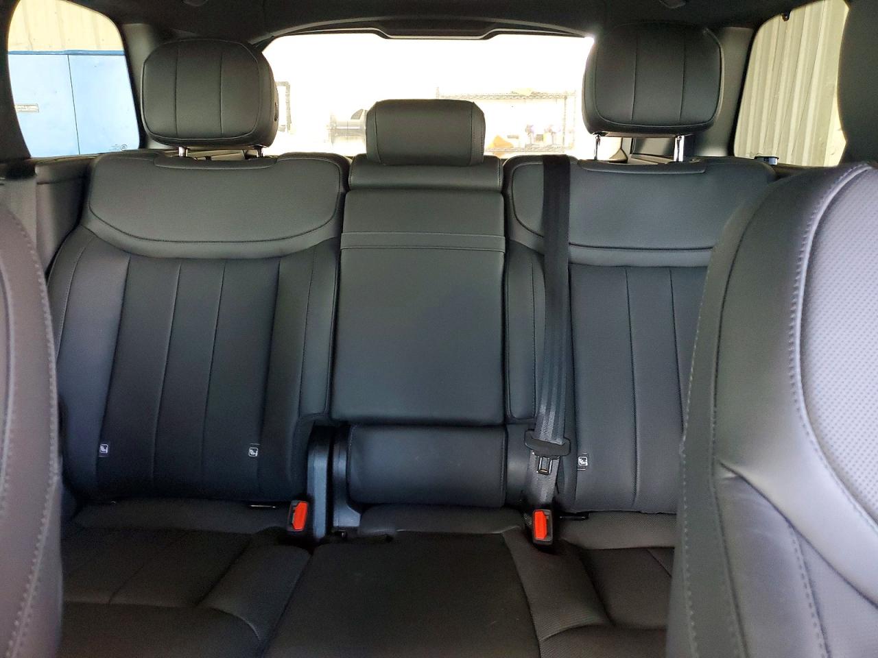2025 LAND ROVER RANGE ROVER SE photo 10