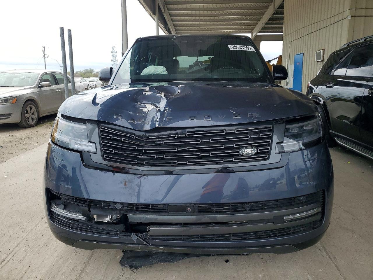 2025 LAND ROVER RANGE ROVER SE photo 5