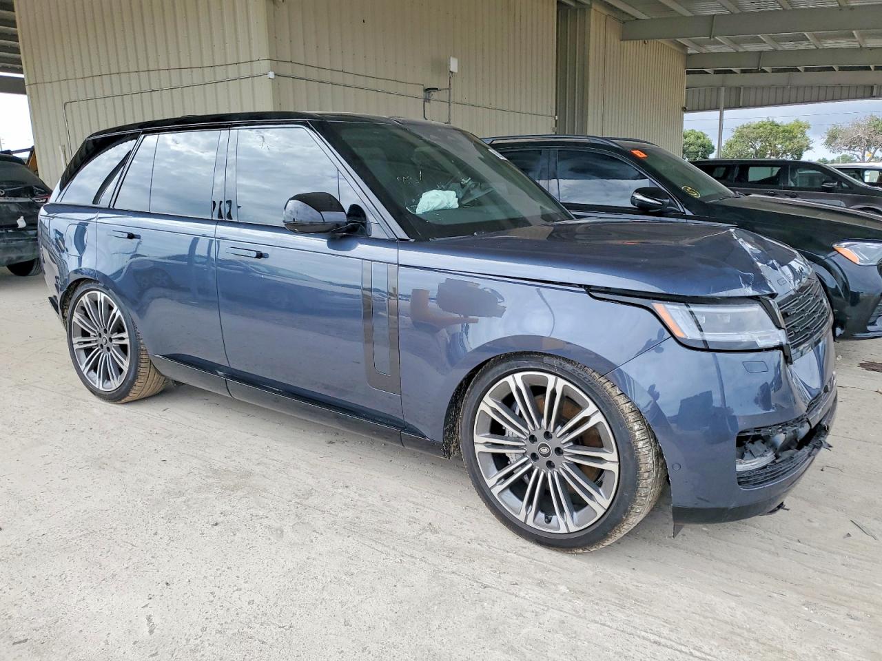 2025 LAND ROVER RANGE ROVER SE photo 4