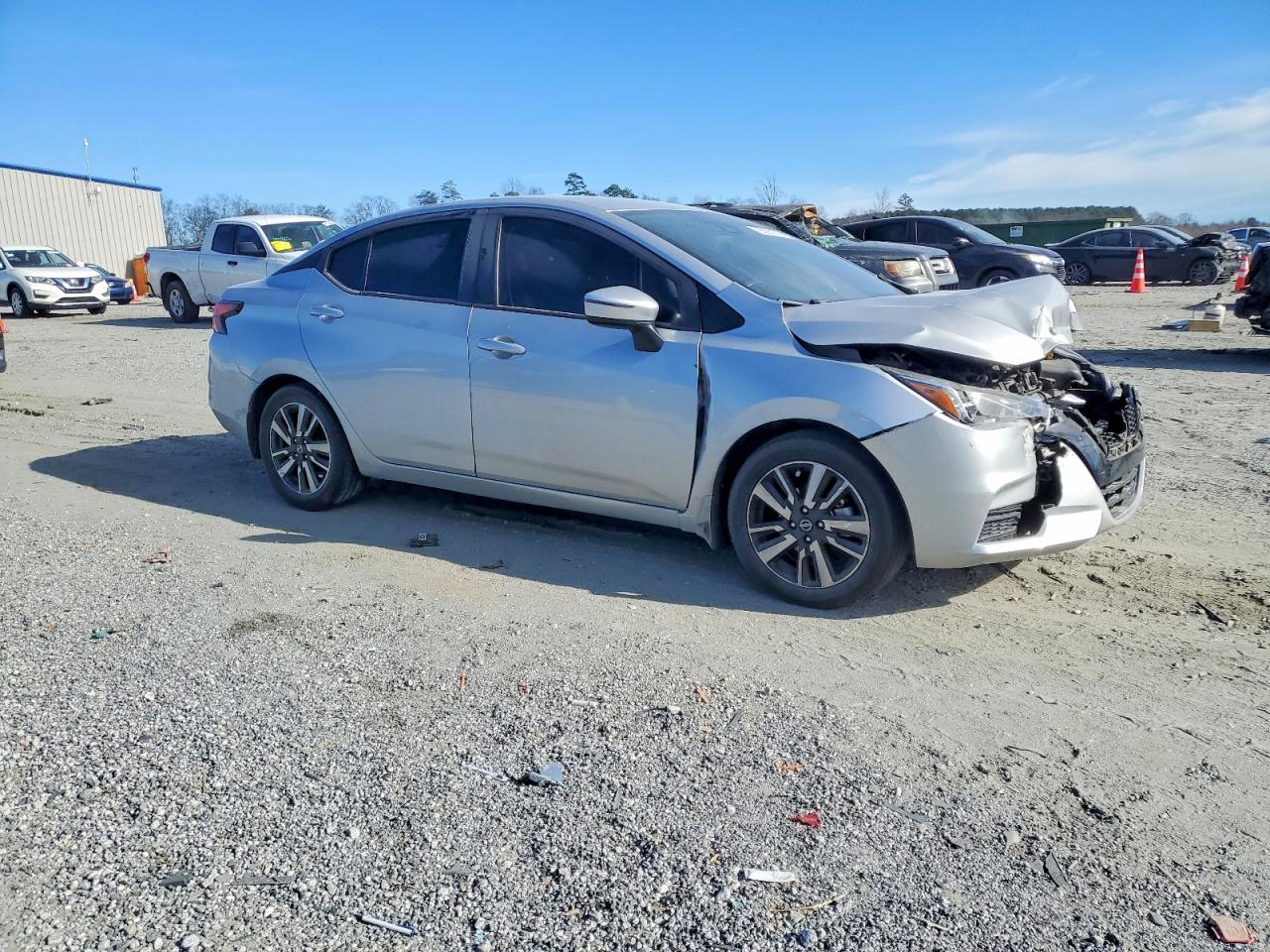 2021 NISSAN VERSA SV photo 4