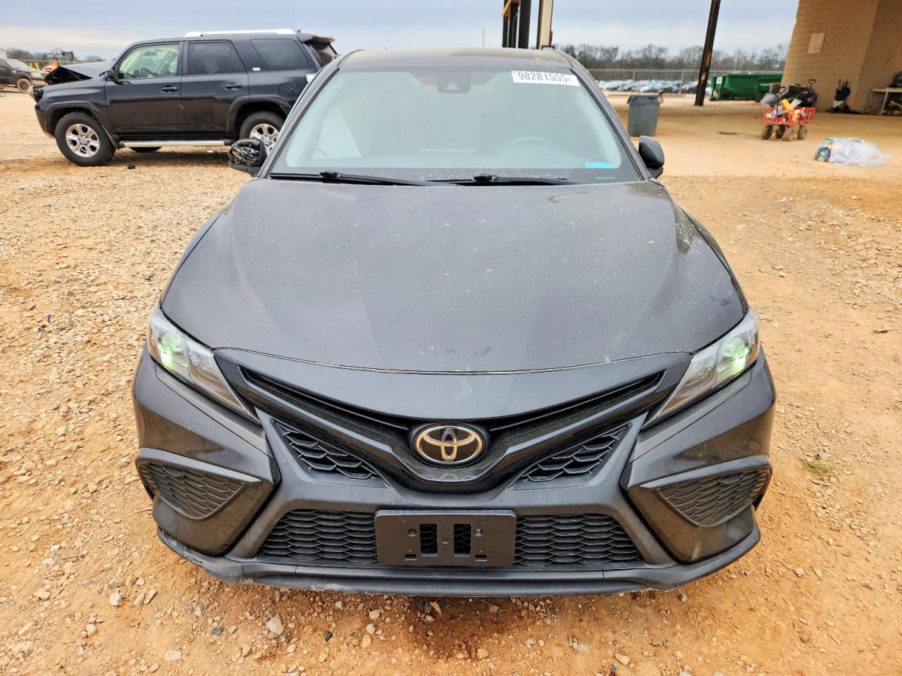 2021 TOYOTA CAMRY SE photo 9