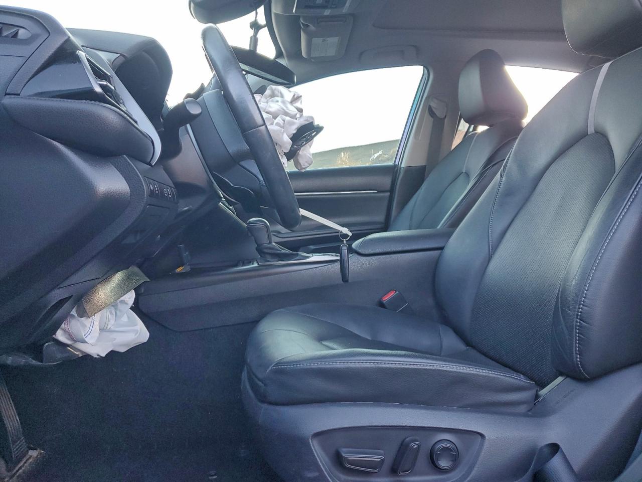 2021 TOYOTA CAMRY XSE photo 7
