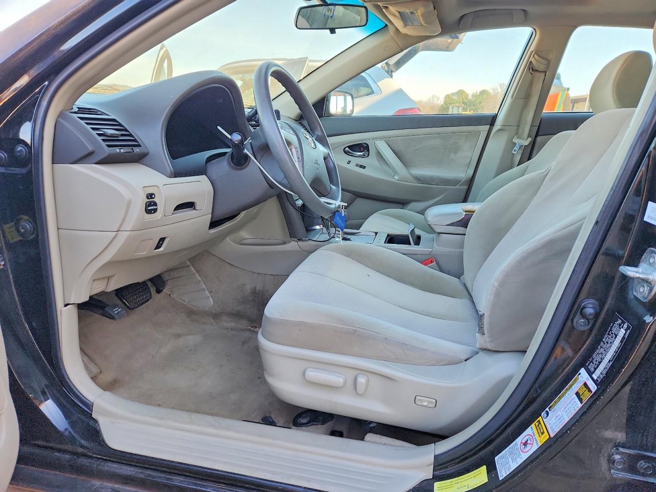 2011 TOYOTA CAMRY photo 7