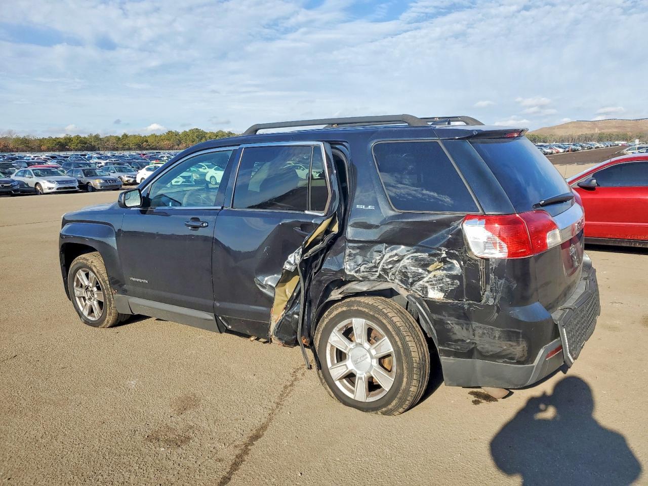 2012 GMC TERRAIN SLE photo 2
