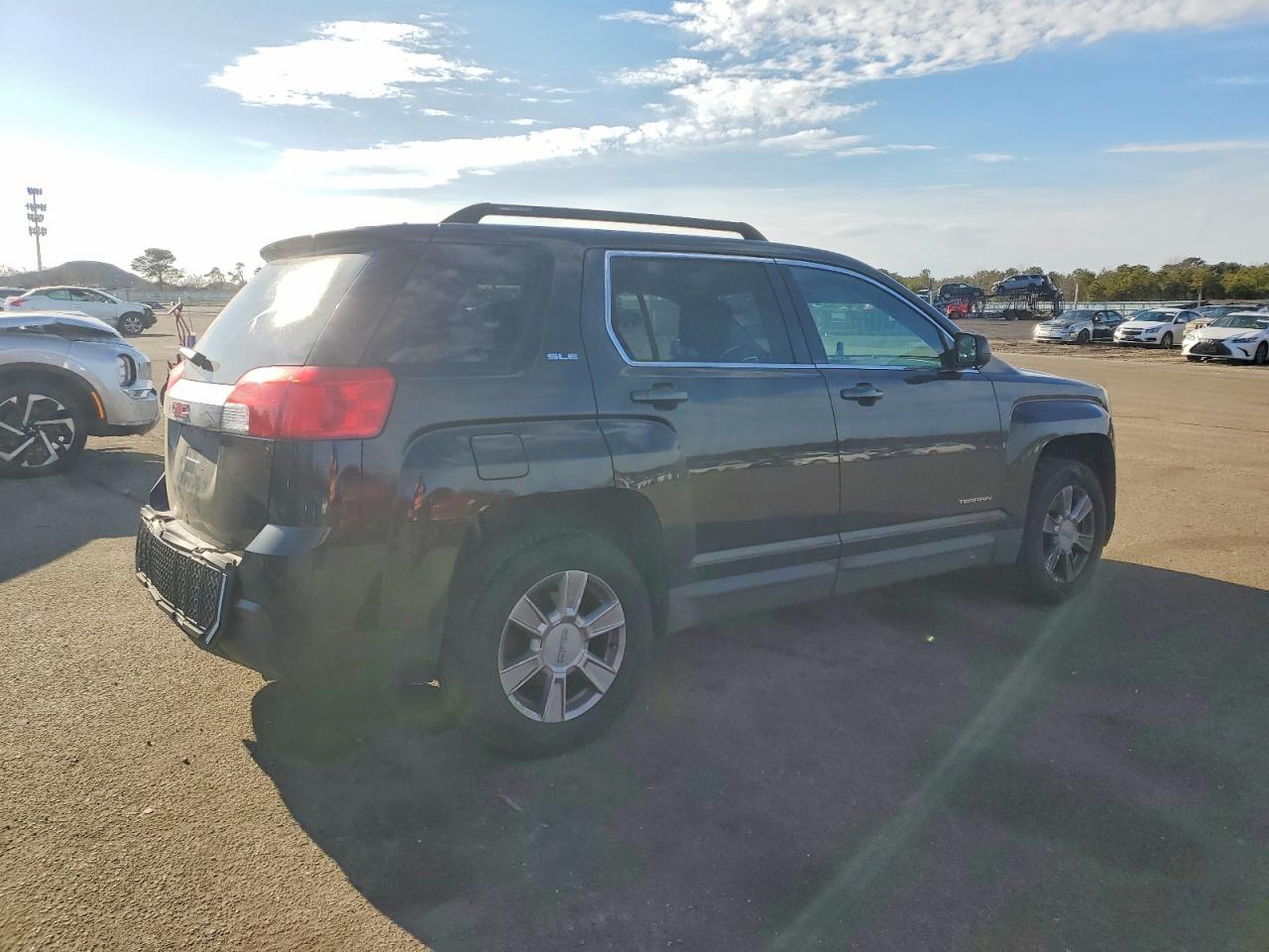 2012 GMC TERRAIN SLE photo 3