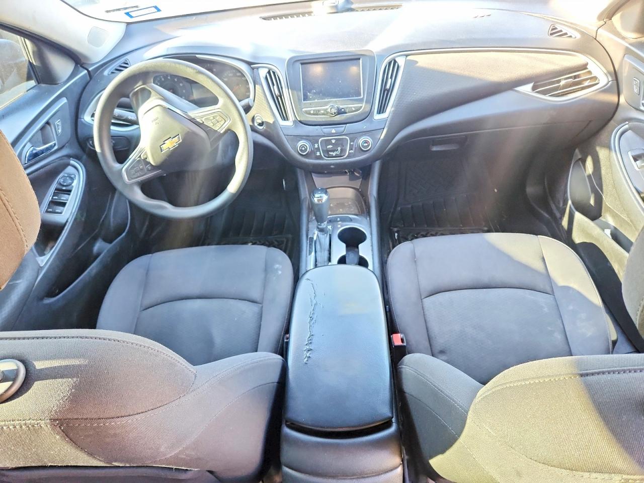 2017 CHEVROLET MALIBU LS photo 8