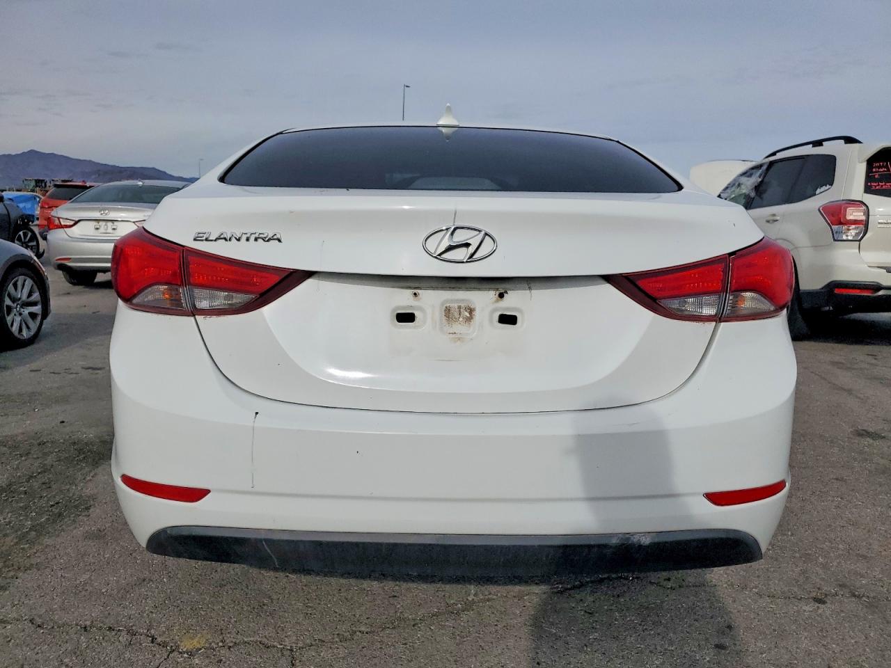 2015 HYUNDAI ELANTRA SE photo 6