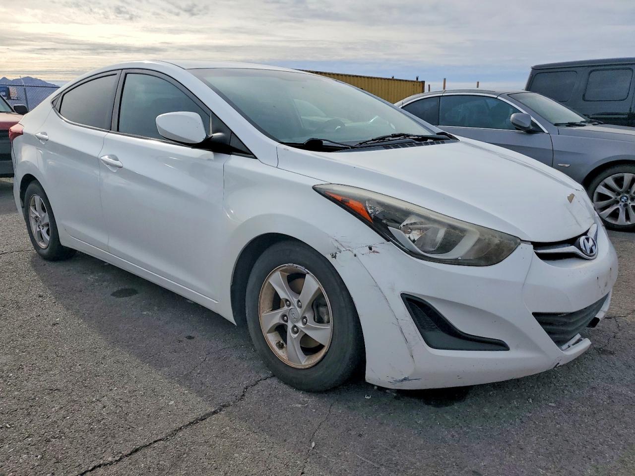 2015 HYUNDAI ELANTRA SE photo 4