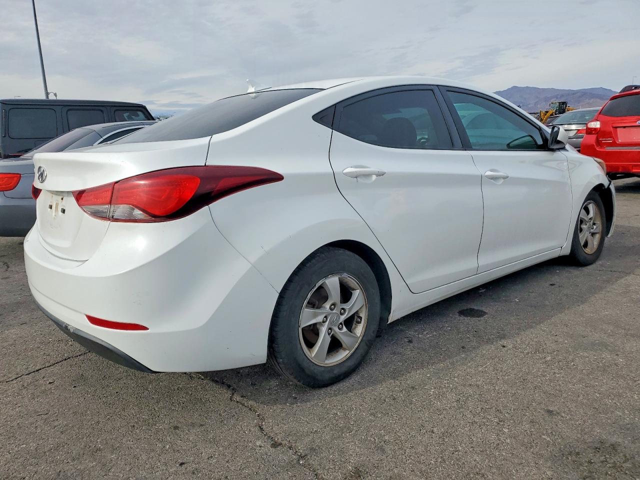 2015 HYUNDAI ELANTRA SE photo 3