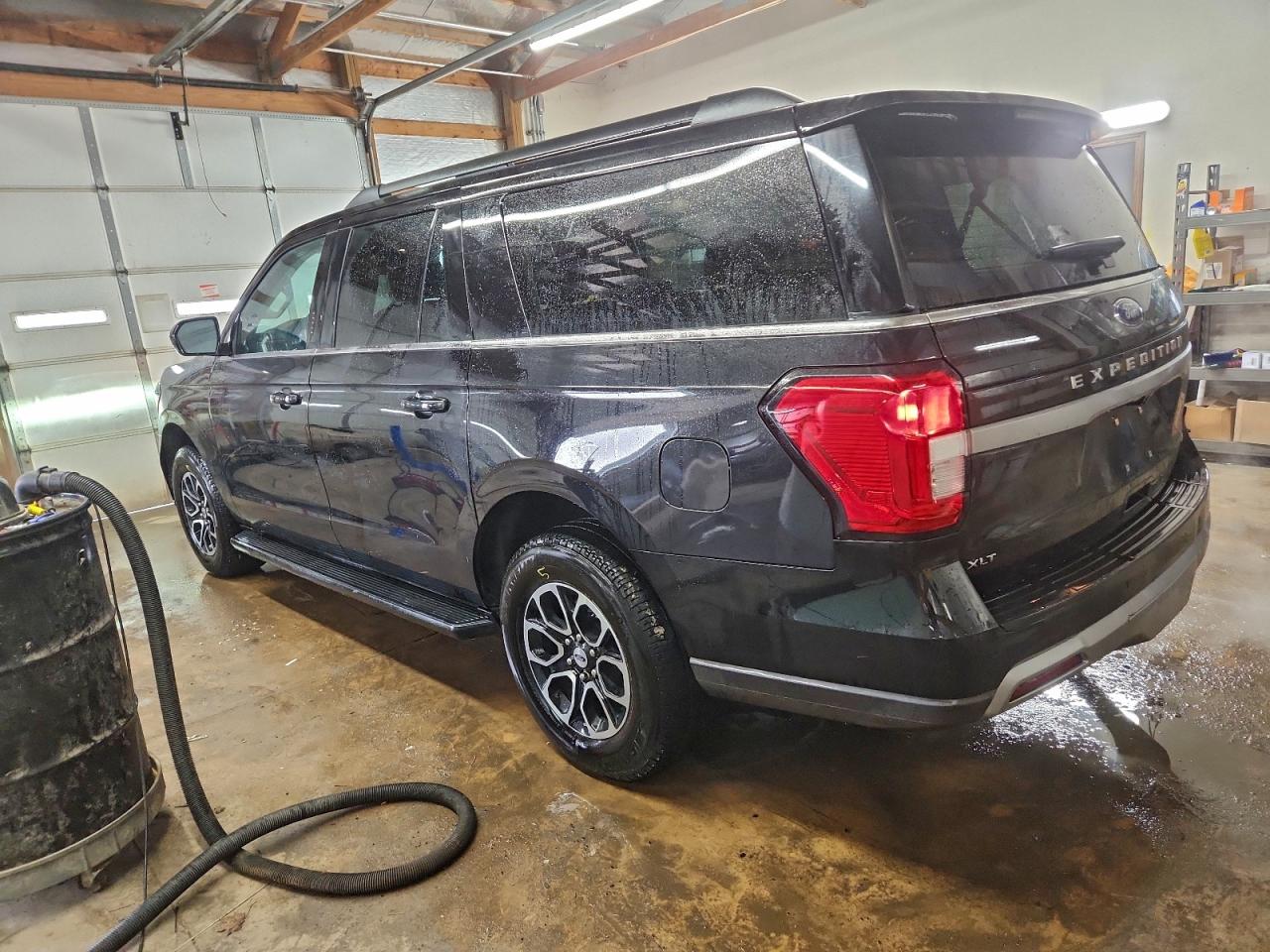 2024 FORD EXPEDITION MAX XLT photo 2
