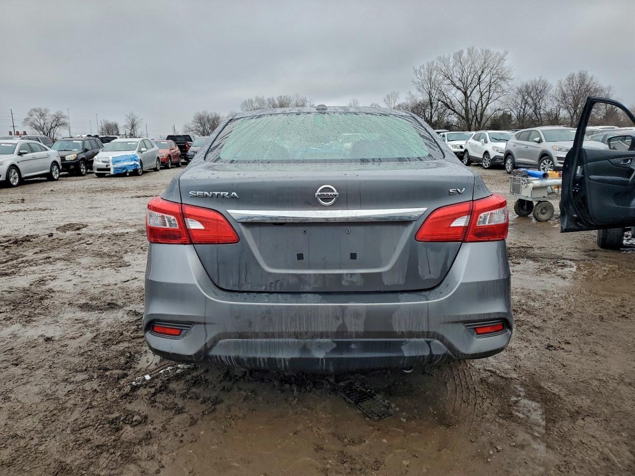 2018 NISSAN SENTRA S photo 6